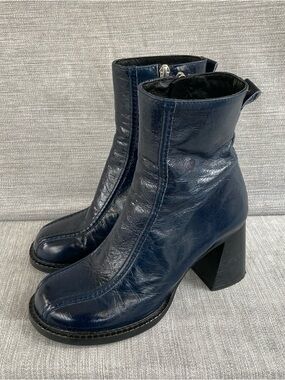 L’Intervalle Blue Leather Round Toe Boots